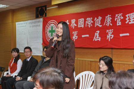 義守大學醫學院營養系主任陳琵琴教授致詞